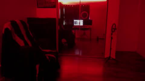 Snapshot of officialmoneyxxx chatting on 11-04-25, 05:01 Money online show from 11-04-25, 05:01