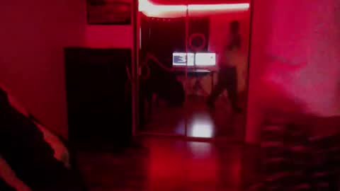 Snapshot of officialmoneyxxx chatting on 11-20-25, 04:29 Money online show from 11-20-25, 04:29