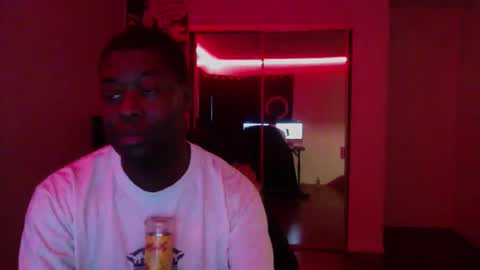 Snapshot of officialmoneyxxx chatting on 11-21-25, 04:16 Money online show from 11-21-25, 04:16