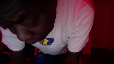 Snapshot of officialmoneyxxx chatting on 12-05-25, 02:58 Money online show from 12-05-25, 02:58