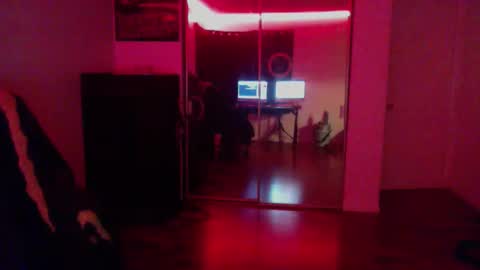 Snapshot of officialmoneyxxx chatting on 12-14-25, 08:52 Money online show from 12-14-25, 08:52