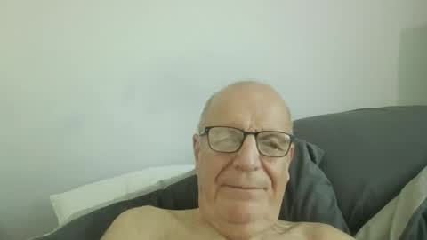 Snapshot of oggi95 chatting on 09-11-25, 06:24 oggi95 online show from 09-11-25, 06:24