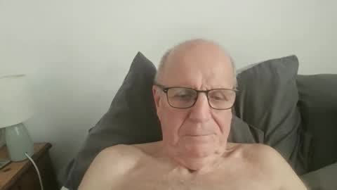 Snapshot of oggi95 chatting on 09-20-25, 10:05 oggi95 online show from 09-20-25, 10:05