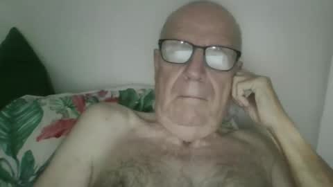 Snapshot of oggi95 chatting on 10-18-25, 07:42 oggi95 online show from 10-18-25, 07:42