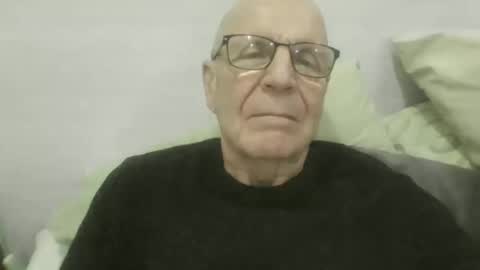 Snapshot of oggi95 chatting on 11-16-25, 08:47 oggi95 online show from 11-16-25, 08:47