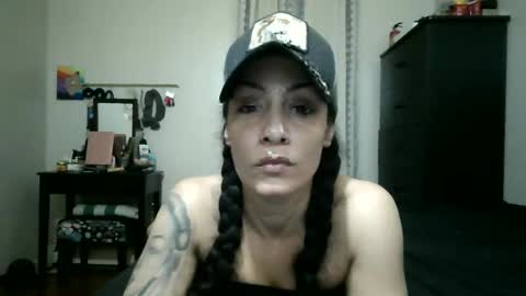 Lit en Cama online show from 10-19-25, 04:13