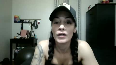 Lit en Cama online show from 10-21-25, 05:30