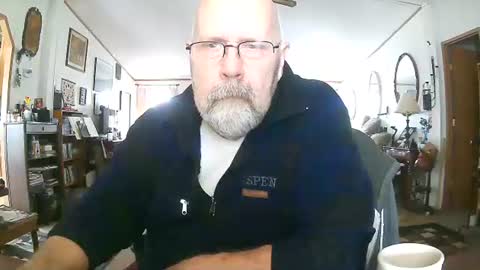 Snapshot of ogusbogus chatting on 11-30-25, 06:23 Maximus No Mo online show from 11-30-25, 06:23