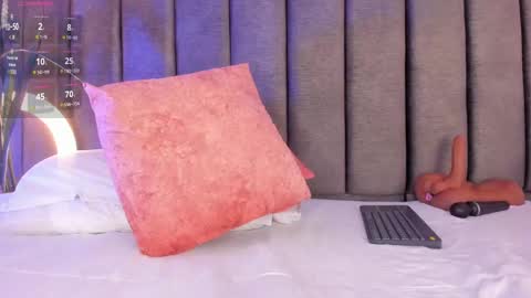 Holly online show from 02-11-25, 02:03