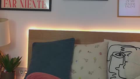 Snapshot of oh_kitty chatting on 09-19-25, 09:22 Kourtney online show from 09-19-25, 09:22