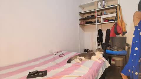 LU online show from 09-21-25, 04:08