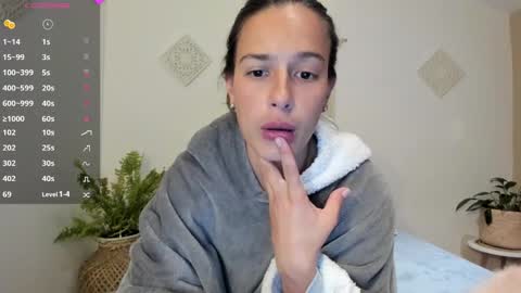 ohanna_ online show from 01-11-25, 03:44