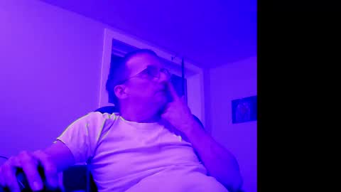 Snapshot of ohbitt chatting on 11-15-25, 05:16 ohbitt online show from 11-15-25, 05:16