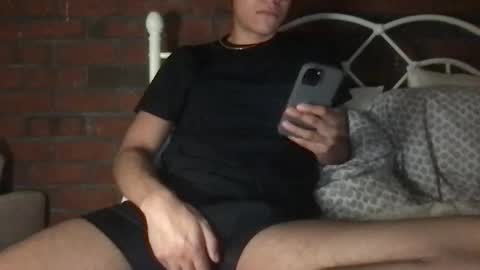 Snapshot of ohcute_d chatting on 02-10-25, 02:08 Miles Valentino online show from 02-10-25, 02:08