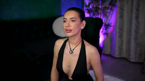 Snapshot of ohh_my_venus chatting on 10-20-25, 03:29 Julia online show from 10-20-25, 03:29