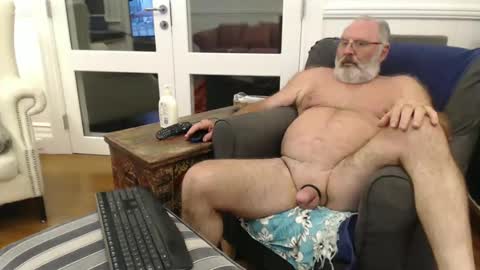 Snapshot of ohjonny55 chatting on 12-08-24, 10:08 Ohjonny online show from 12-08-24, 10:08