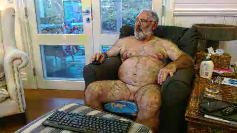 Snapshot of ohjonny55 chatting on 11-10-25, 08:13 Ohjonny online show from 11-10-25, 08:13