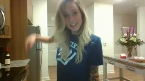 Snapshot of ohkaybby chatting on 02-18-26, 02:40 ohkaybby online show from 02-18-26, 02:40