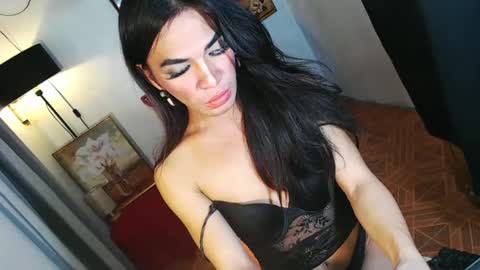 IM CHIE  DONT FORGET TO FOLLOW ME  MAKE ME SMILE HERE  THUMB UP FOR 25TOK  online show from 12-16-24, 06:27