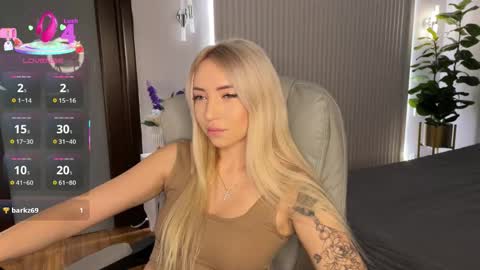 Snapshot of ohmyemma chatting on 01-16-26, 12:58 Emma online show from 01-16-26, 12:58