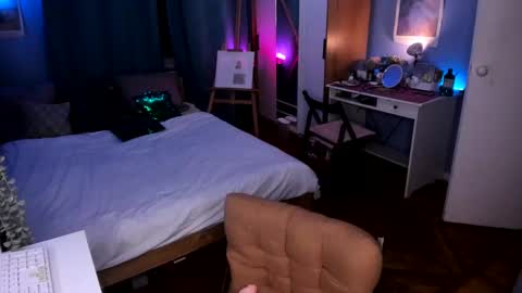 Snapshot of ohmymiami_ chatting on 12-12-24, 12:48 Light online show from 12-12-24, 12:48