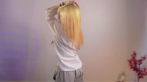 Emi and Ohpi online show from 03-24-26, 01:27