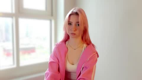 Emi and Ohpi online show from 04-28-26, 08:41