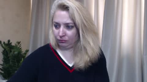 Snapshot of ohsweetiren chatting on 05-05-26, 05:26 Iren online show from 05-05-26, 05:26