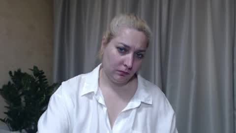 Snapshot of ohsweetiren chatting on 05-24-26, 05:56 Iren online show from 05-24-26, 05:56