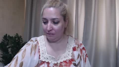 Snapshot of ohsweetiren chatting on 05-26-26, 05:36 Iren online show from 05-26-26, 05:36