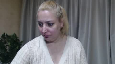 Snapshot of ohsweetiren chatting on 05-30-26, 06:21 Iren online show from 05-30-26, 06:21