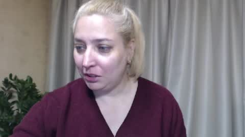 Snapshot of ohsweetiren chatting on 06-04-26, 06:08 Iren online show from 06-04-26, 06:08