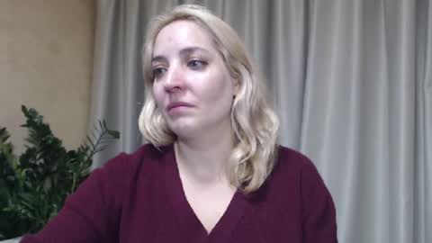 Mari online show from 10-10-25, 03:22