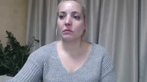 Mari online show from 10-17-25, 03:47