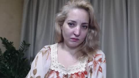 Mari online show from 11-29-25, 03:59