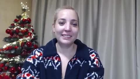 Mari online show from 12-21-25, 12:12