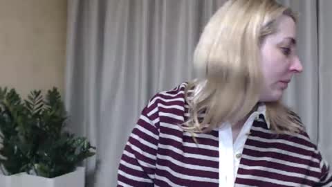 Mari online show from 03-12-26, 10:49