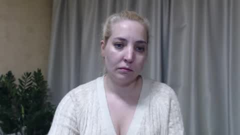 Mari online show from 04-18-26, 03:38