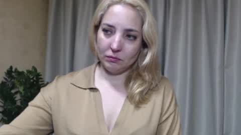 Mari online show from 05-29-26, 05:33