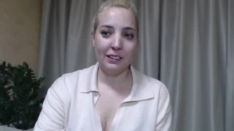 Mari online show from 05-31-26, 02:35