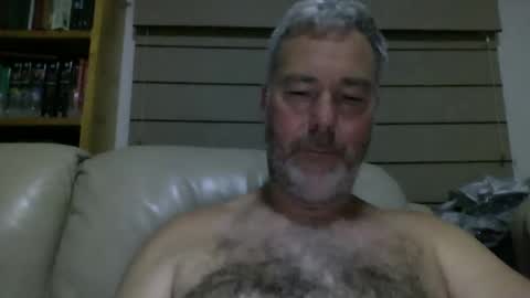 oiledcouple1 online show from 03-01-25, 12:12