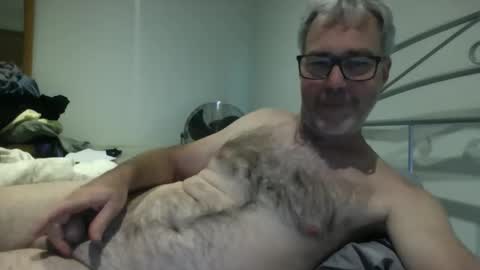 oiledcouple1 online show from 11-04-25, 10:03