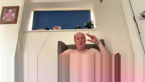 oiljames167 online show from 10-19-25, 08:37