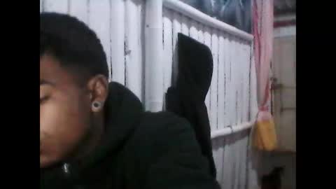 Snapshot of ojos_claross chatting on 12-15-25, 10:30 ojos_claross online show from 12-15-25, 10:30