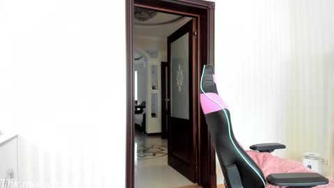            Welcome to my fans page  online show from 09-18-25, 01:02