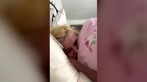 Snapshot of ola24567 chatting on 03-27-26, 10:15 ola24567 online show from 03-27-26, 10:15