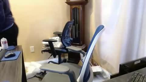 Snapshot of olderandwiser chatting on 12-18-24, 05:31 Older and Wiser online show from 12-18-24, 05:31