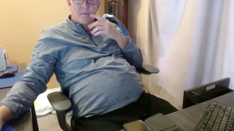 Snapshot of olderandwiser chatting on 12-20-24, 06:56 Older and Wiser online show from 12-20-24, 06:56