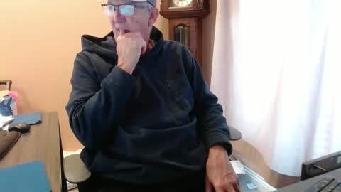 Snapshot of olderandwiser chatting on 01-02-25, 03:51 Older and Wiser online show from 01-02-25, 03:51