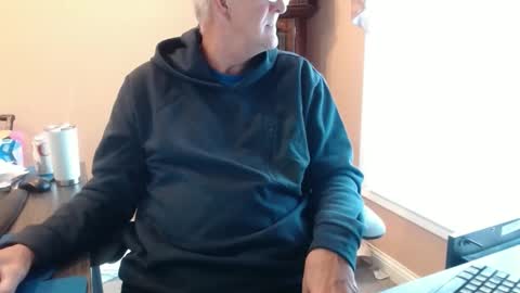 Snapshot of olderandwiser chatting on 01-03-25, 03:33 Older and Wiser online show from 01-03-25, 03:33